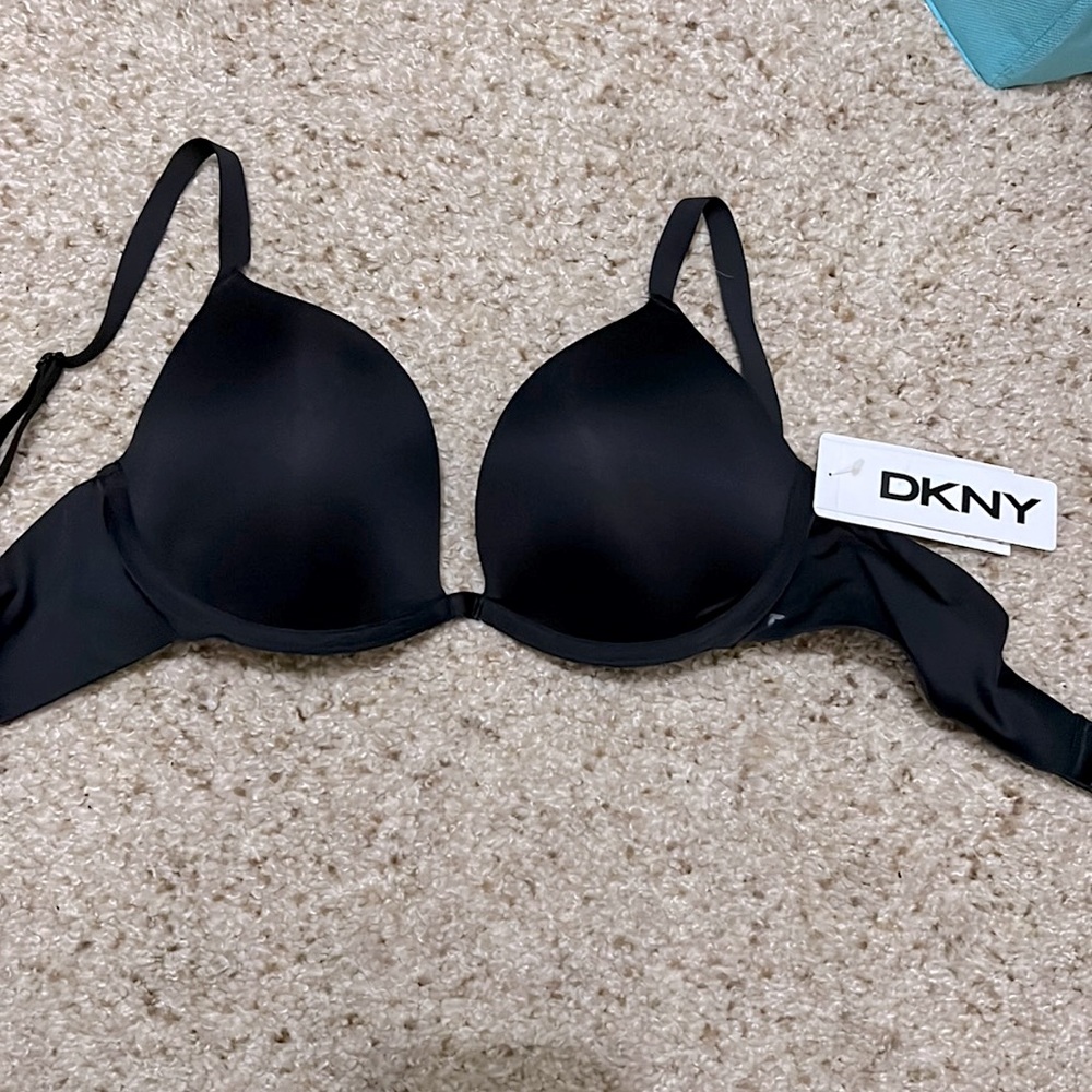 DKNY Signature Plunge Push-Up Bra